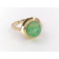 Round green ring (9ct gold)