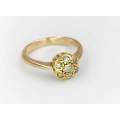 Charming 18ct gold & diamond flower ring