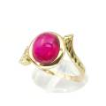 Stunning 18ct gold deep pink ruby cabochon ring