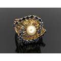 Spectacular 14ct gold & blue sapphire ring with pearl centre