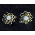 VINTAGE LIKE  CLIP ON EARRINGS FOUX PEARL AND GOLD TONED