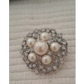 Stunning vintage  faux pearl brooch
