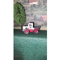 HO farm tractor wiking