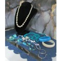 VINTAGE : Lot of 8 Jewellery pieces : Turquoise, White, Imitation Pearls etc.