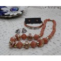 VINTAGE and NEW : Lot of 4 Jewellery pieces : Peach