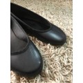 GENUINE LEATHER pumps/shoes (choice of size 3-4)