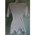 LADIES WHITE T-SHIRT - NO NAME - LOOKS LIKE A SMALL SIZE