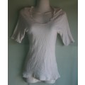 LADIES WHITE T-SHIRT - NO NAME - LOOKS LIKE A SMALL SIZE