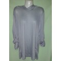 LADIES GREY TOP WITH A HOODIE - MAKE: TRAIL - SIZE: XL