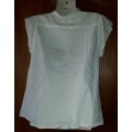 LADIES: WHITE TOP - MAKE: POETRY  - SIZE: NO SIZE