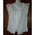 LADIES: WHITE TOP - MAKE: POETRY  - SIZE: NO SIZE