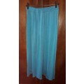 CHRISTMAS SPECIAL!!! LADIES:  LONG BLUE SKIRT - MAKE: CASUAL INSYNC - SIZE: 32