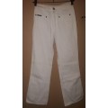 Ladies - White Jeans - Make - No make - Size - no size looks like 8 or 10