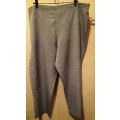 Ladies -  BrowN Pants - Make - Classics - Size - 18 EUR 46