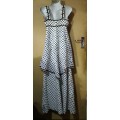 Ladies - Long White & Brown Dress - Make - Exclusive Truworths - Size - 8/bust 88