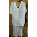 Ladies - 2 Pce White Outfit - Make - Rene Taylor - Size - no size