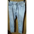 Ladies - Light Blue Jeans - Make - 1996 DNM - Size - 8/32 ancle jean