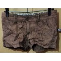 Ladies - Short Brown Shorts - Make - RT - Size - 34