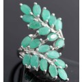 EYE-CATCHING NATURAL EMERALD STERLING SILVER RING. 925. LARGE! SHOWY!