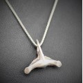UNUSUAL VINTAGE STERLING SILVER WHALE TAIL NECKLACE. 925. INTERESTING ORGANIC DESIGN AND DETAIL!
