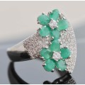 STUNNING REAL EMERALD & WHITE PAVÉ STONES STERLING SILVER RING STRONG COLOUR CONTRAST MODERN APPEAL