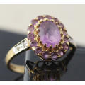 GLAMOROUS VINTAGE AMETHYST 9CT YELLOW GOLD RING. 375. DIAMOND ACCENTS
