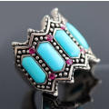 STRIKING VINTAGE PEBBLED TURQUOISE AND RUBY STERLING SILVER RING. 925. LARGE DOMED RING HEAD.