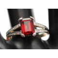 ENGLISH VINTAGE BAGUETTE-CUT GARNET 9CT YELLOW & WHITE GOLD RING WITH DIAMOND ACCENTS. RICH COLOURS!