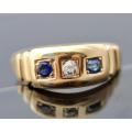 VICTORIAN ANTIQUE SAPPHIRE AND DIAMOND 9CT YELLOW GOLD RING. 2 DIFFERENT COLOUR SAPPHIRES!