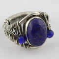 LARGE HANDCRAFTED LAPIS LAZULI CABOCHON and STERLING SILVER RING. INTERESTING WIRE DETAILING. 925
