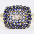 BEAUTIFUL SAPPHIRE AND DIAMOND CLUSTER 9CT YELLOW GOLD RING. 375. * JEWELLER EVALUATION R18`000*