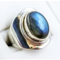 MODERN DESIGN LARGE OVAL LABRADORITE CABOCHON STERLING SILVER RING. 925. STUNNING COLOUR!