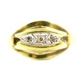 UNUSUAL ENGLISH VINTAGE DIAMOND TRILOGY 14CT YELLOW GOLD RING WITH JEWELLER EVALUATION R10`000