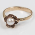 VINTAGE NATURAL FRESHWATER PEARL 9CT YELLOW GOLD RING. 375. LIMITED EDITION