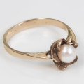 VINTAGE NATURAL FRESHWATER PEARL 9CT YELLOW GOLD RING. 375. LIMITED EDITION