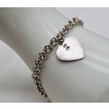 CLASSIC VINTAGE STERLING SILVER BELCHER CHAIN BRACELET WITH HEART TAG. 925