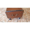 BEAUTIFUL OLD STEAMER TRUNK COFFEE TABLE/STORAGE 92 X 52 X 48 CM HIGH