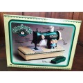 New old stock - Vintage toy sewing machine - Cabbage kids