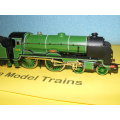 Hornby OO 4-4-0 Steam Loco and Tender (Boxed) - DCC