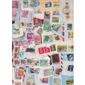 WORLD - a few hundred used stamps, good value lot (4 scans)