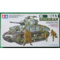 **Tamiya**Model kit**U.S. M4A3 Sherman Tank + 105mm Howitzer**Vintage**1/35**With 4 figures**