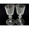 A pair of Engraved Bucket-bowl Georgian Port Wine or Dram Glasses. Circa 1790-1820./ Ref.GL/6