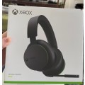Xbox Wireless Headset  Xbox Series X|S, Xbox One, and Windows 10 Devices
