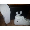ORIGINAL UZZI Shoes - SA Size 10 - Colour : White - 5853367 - Brand New Boxed