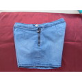 Cute RE denim polycotton stretch shorts. Ladylike with zip at side. Good condition.