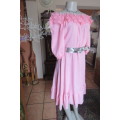 Carnation pink vintage dress from 80's by 'Truworths' in size 32/8. Short puffed sleeves.