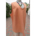 Comfy slip over V neck DONNA CLAIRE sleeveless top in mottled peach colour. Size 52/28