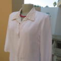 Elegant white light weight coat in linen/cotton blend size 34/10 by FOSHINI.Slitted sides. New cond.