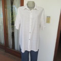 White short sleeve blouse in rayon/polyester fabric in an embossed check pattern size 40/16.As new