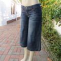 Culotte style blue denim cropped jean pants in size 34/10 by RT. Low rise. 100% cotton. As new.
